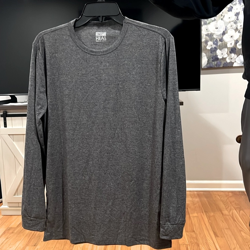 32 degree Heat moisture wicking long sleeve Men’s Shirt-Medium